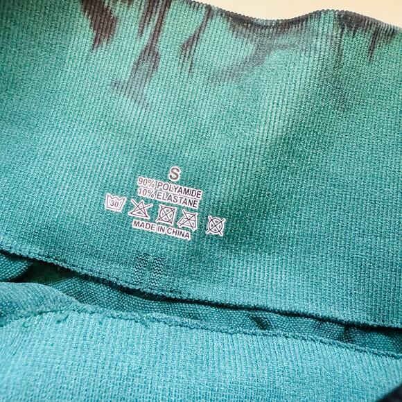 NEW Viral TikTok Black Seamless Tie Dye Scrunch Gym High Rise Short Shorts - Picture 13 of 16